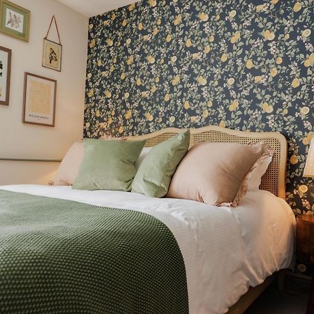 The George & Dragon Hotel Уестърам Екстериор снимка