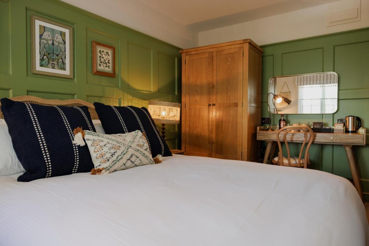 The George & Dragon Hotel Уестърам Екстериор снимка