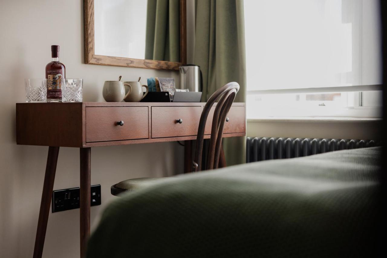 The George & Dragon Hotel Уестърам Екстериор снимка
