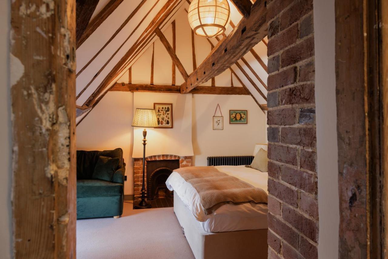 The George & Dragon Hotel Уестърам Екстериор снимка