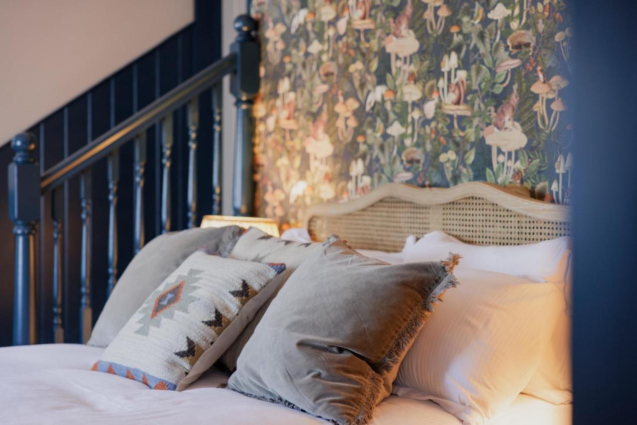 The George & Dragon Hotel Уестърам Екстериор снимка